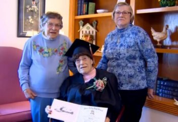 103 жасында мектеп бітірді