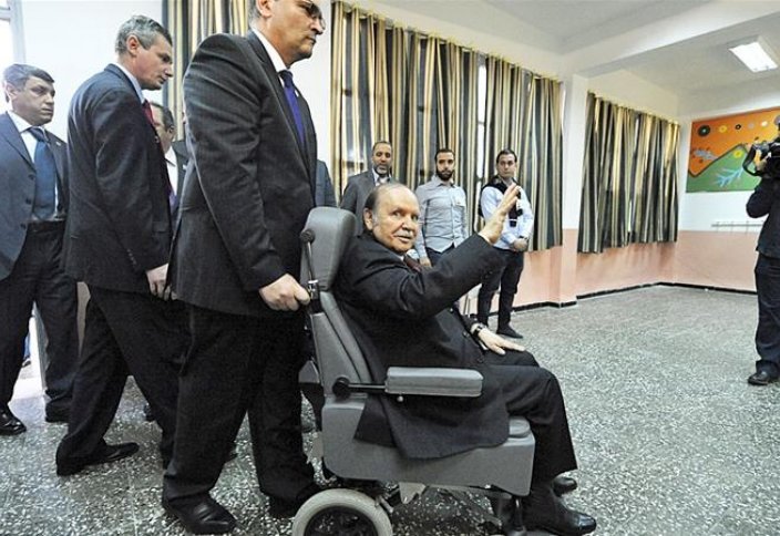 Разное: Немощного президента Алжира используют как марионетку