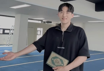 Исламды қабылдаған корей поп әншісі санаулы аптада мешіт тұрғызды