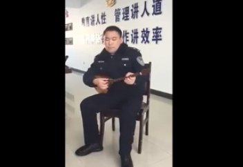 «Мен қазақпын» деп ән шырқаған Қытайдағы қандасымыздың ролигін бір күн ішінде 2000-ға жуық адам тамашалады - ВИДЕО