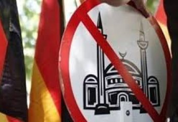 Половина немцев разделяет исламофобские взгляды - глава МВД Германии