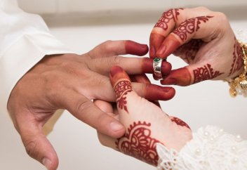 Некені қай күні және қай уақытта қиған абзалырақ?