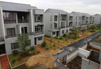 В Китае бизнесмен подарил односельчанам поселок из элитного жилья