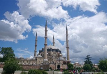 Мешіт тынысы: Мешітте тегін шұлық таратылады