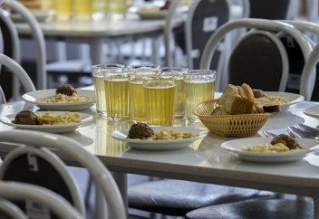 Оқушыларға қымыз бен сало беруге тыйым салынды