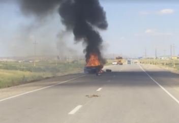 Таразда газбен жүретін автокөлік жол үстінде жарылды (ВИДЕО)