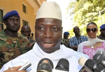 Мемлекеттік қызметте істейтін әйелдер шариғат шәлісін жамылып жүруге міндеттелді