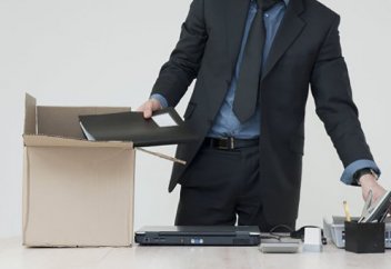 Қазақстанда 6 айда 2 мыңға жуық қызметкерді қысқартты