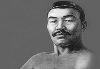 Қажымұқанды жеңген қазақ кім?