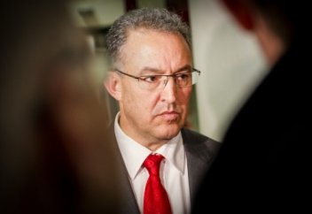 Роттердамның мұсылман мэрі мұсылмандарға шүйлікті