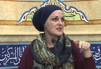 Жаһан жаңалықтары: Жұма намазын әйел оқытып жүр