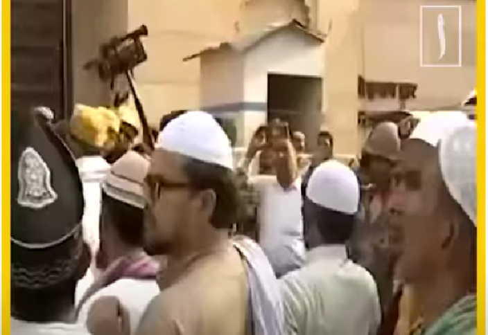 Многобожники изгнали мусульман из мечети