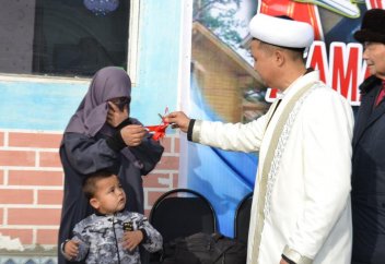 Түркістандық көп балалы анаға тегін үй берілді (фото)