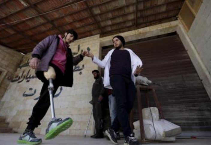 Сирийские студенты изготавливают протезы для беженцев-инвалидов