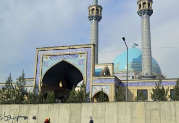 Кабул в наши дни - мечети за колючей проволокой