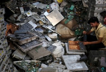 Үндістан не себепті электроника қалдықтарына әуес?