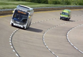 Тезектен жасалған отынмен жүретін автобус рекорд жаңартты