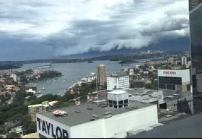 Аса қорқынышты, түсі өзгеше бұлттар легі жаулап алды (ВИДЕО)