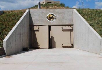 Байларға арналған бомбадан бас сауғалайтын орын 20 килотонна жарылысқа төтеп береді (фото+видео)