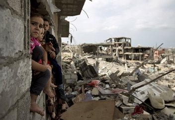 Аптасына мыңдаған бала көктей солады