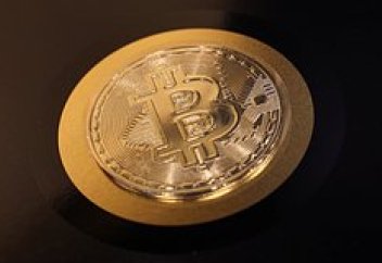 Криптовалютаның доллардан қандай артықшылығы бары айтылды