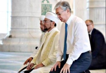 ДІНДІ ҚАРАЛАП, БИЛІКТІ ТАБАЛАП ЖҮРГЕНДЕРГЕ ЖАУАП!