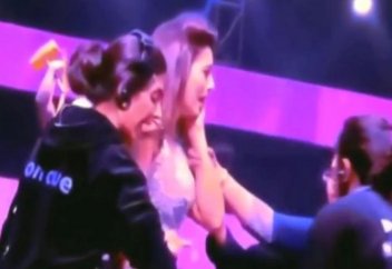 Киноактриса мусульманка получила пощечину за откровенный наряд