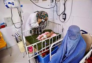 Ауғанстанда әйелдерге емханаға паранжасыз келуге тыйым салынды