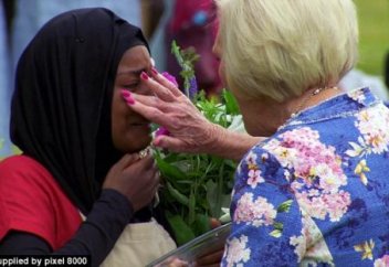 Надиа Хуссейн ищет защиты от исламофобии у полиции