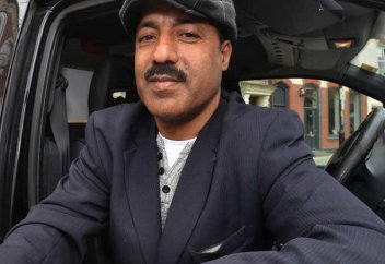 Жаһан жаңалықтары:  Мұсылман таксист иесіне ұмыт қалдырған ақшасын қайтарды