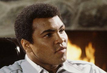 Почему мусульманки носят платок? Удивительный ответ от Мухаммеда Али.