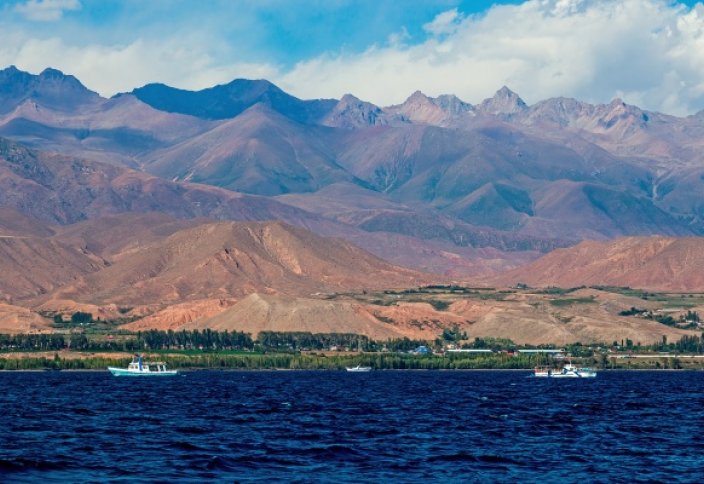 Эколог: озеру Иссык-куль грозит исчезновение