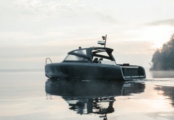 Әуе қанатындағы қайыққа қараңыз. Ол бір уақытта 100 шақырымнан астам жол жүреді (видео)