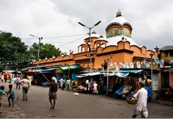 Мұсылмандарға мұсылман емес елдер алдымен қол созды