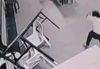 Жиһаздардың өздігінен қозғалғаны таспаға түсіп қалған (видео)