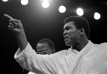 Дональд Трамп әлемге әйгілі боксшы Мұхаммед Әлиді кешіруі мүмкін...