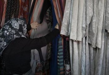 Беженцы в Турции получат возможность бесплатно одеваться