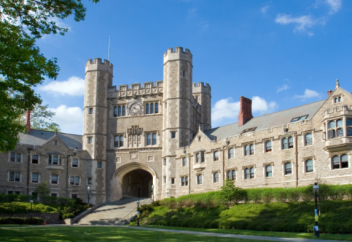 Христиан еліндегі танымал университет емтихан кестесін Рамазан айына байланысты өзгертеді