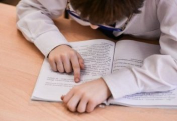 Ғалымдар таңғы астың балалардың оқу үлгеріміне қалай әсер ететінін анықтады