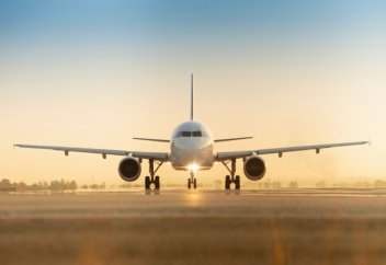 Әлем бойынша әуе компаниялары бір жолаушыдан 7,2 доллар таза пайда көреді