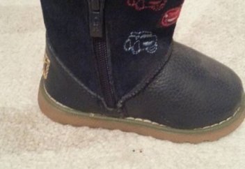 Астанада такси жүргізушісі көлігінде қалып кеткен затты иесіне екі жылдан кейін қайтарды