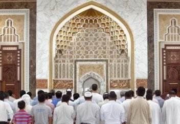 Мешітті қатаң бақылауға алатын заң қабылданды