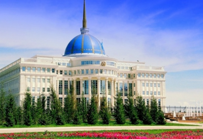 Политолог назвал три варианта транзита власти в Казахстане