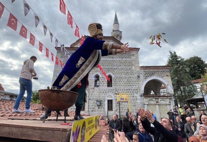 В Сафранболу в Турции прошел фестиваль шафрана
