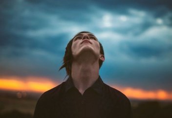 Кто живет дольше – верующие или атеисты?