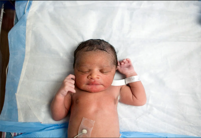 В Индии власти будут содержать ребенка женщины, родившей после стерилизации