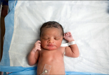 В Индии власти будут содержать ребенка женщины, родившей после стерилизации