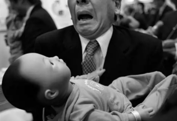 В Южной Корее одиноким пенсионерам выдают «робовнуков» с ChatGPT