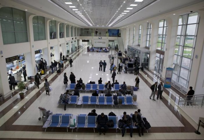 В аэропортах Узбекистана начнут выдавать краткосрочные визы