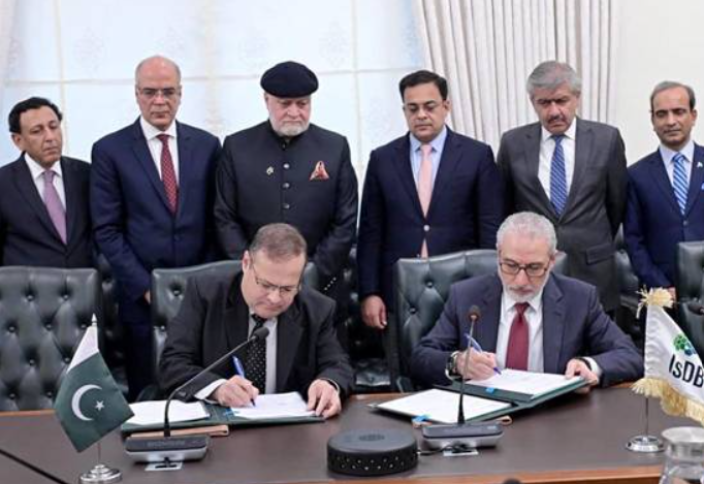 Пакистан, IsDB подписывает сделки на $603 миллиона на инфраструктуру, сокращение бедности, образование